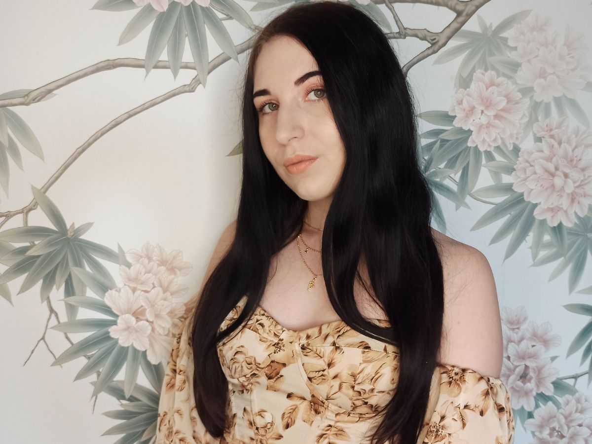 Maria Cools Maria's Stylish Journey as a Fashion Influencer and UGC Content Creator ...